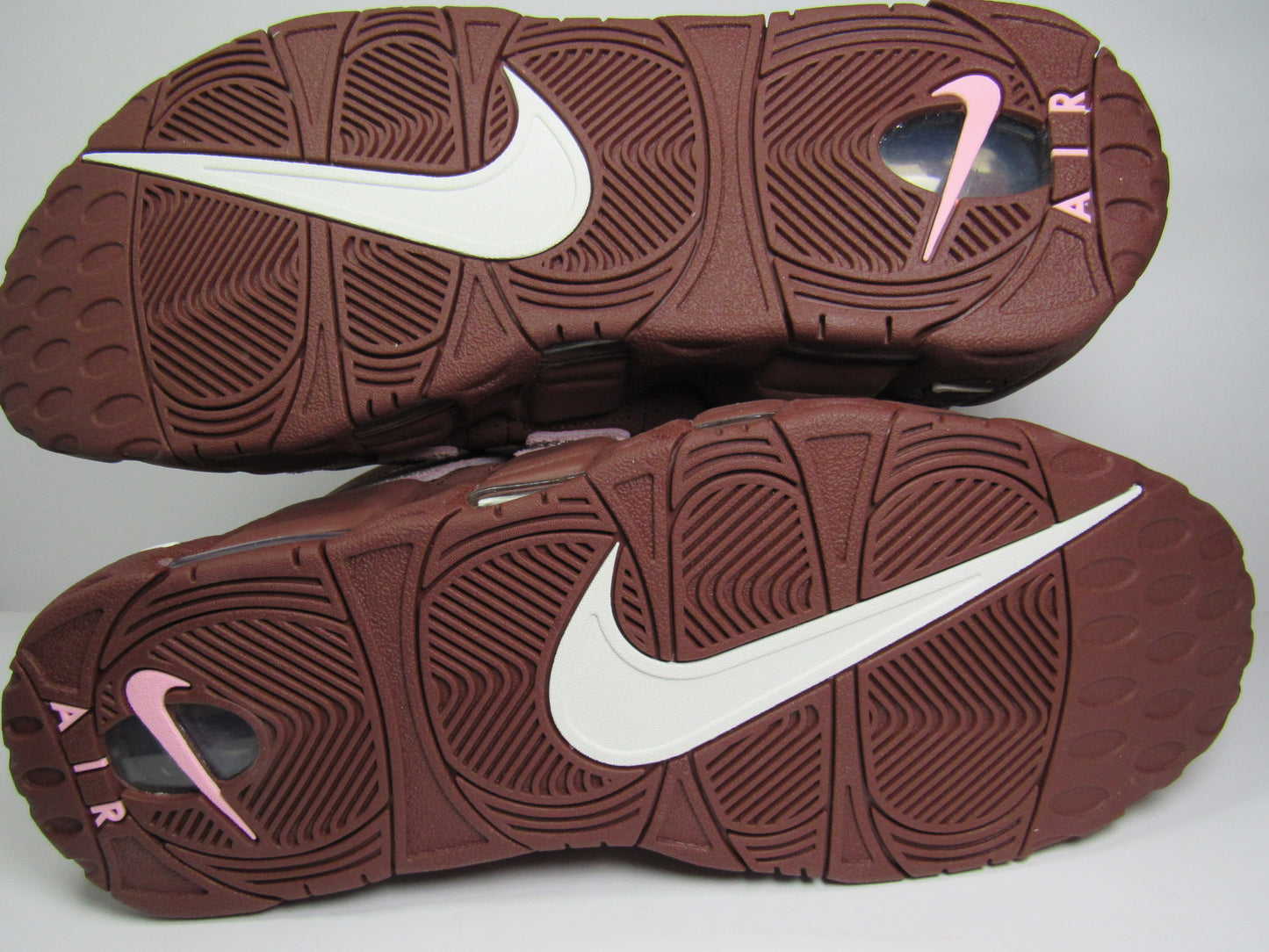 PIPPEN AIR MORE UPTEMPO "SAN VALENTIN" EN CAJA