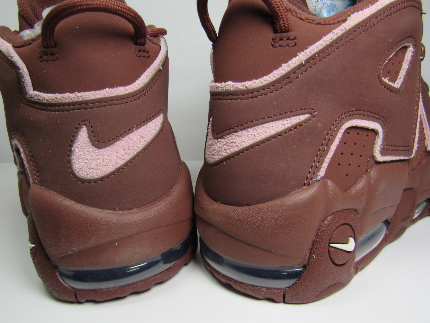 PIPPEN AIR MORE UPTEMPO "SAN VALENTIN" EN CAJA
