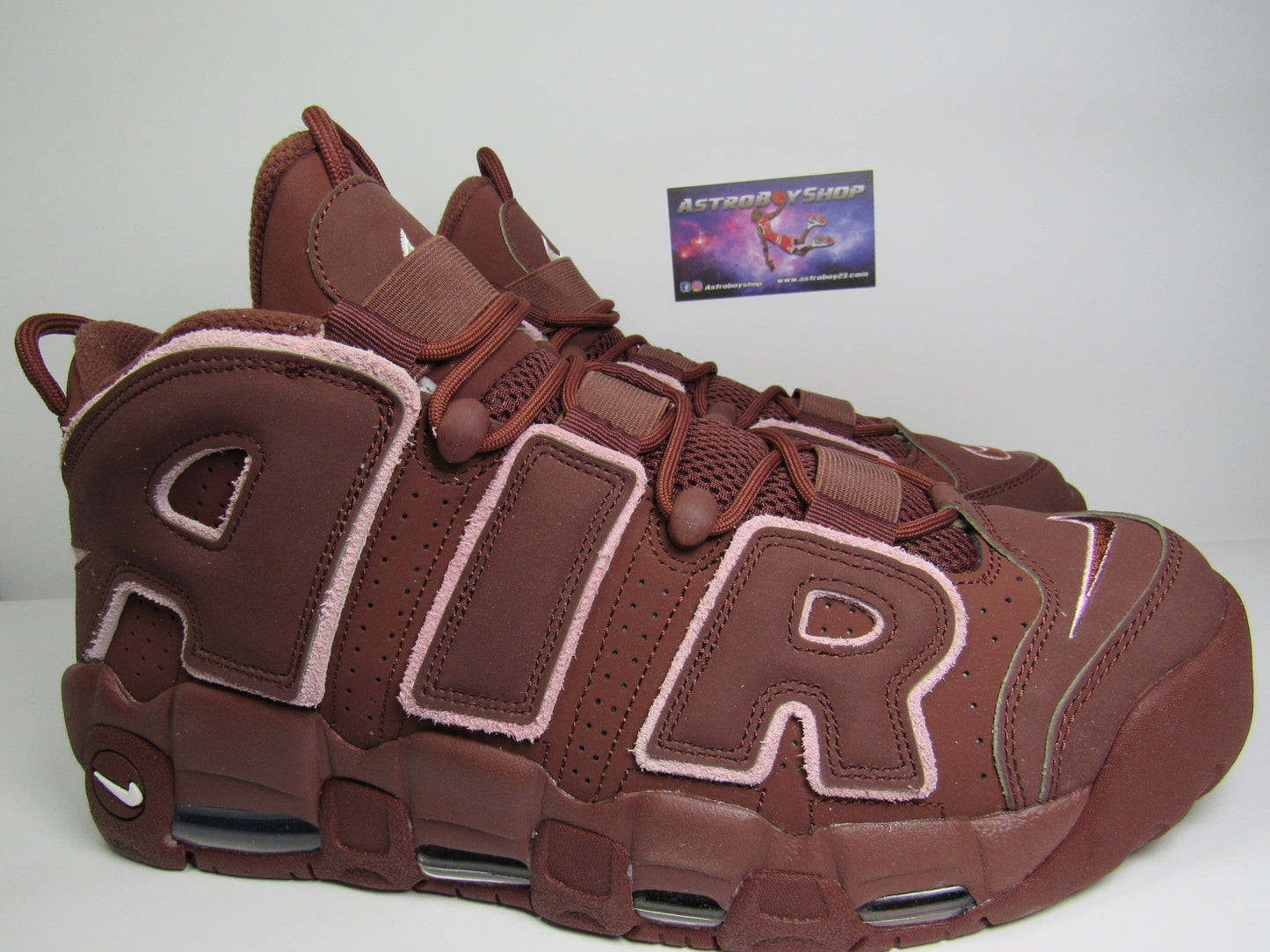 PIPPEN AIR MORE UPTEMPO "SAN VALENTIN" EN CAJA