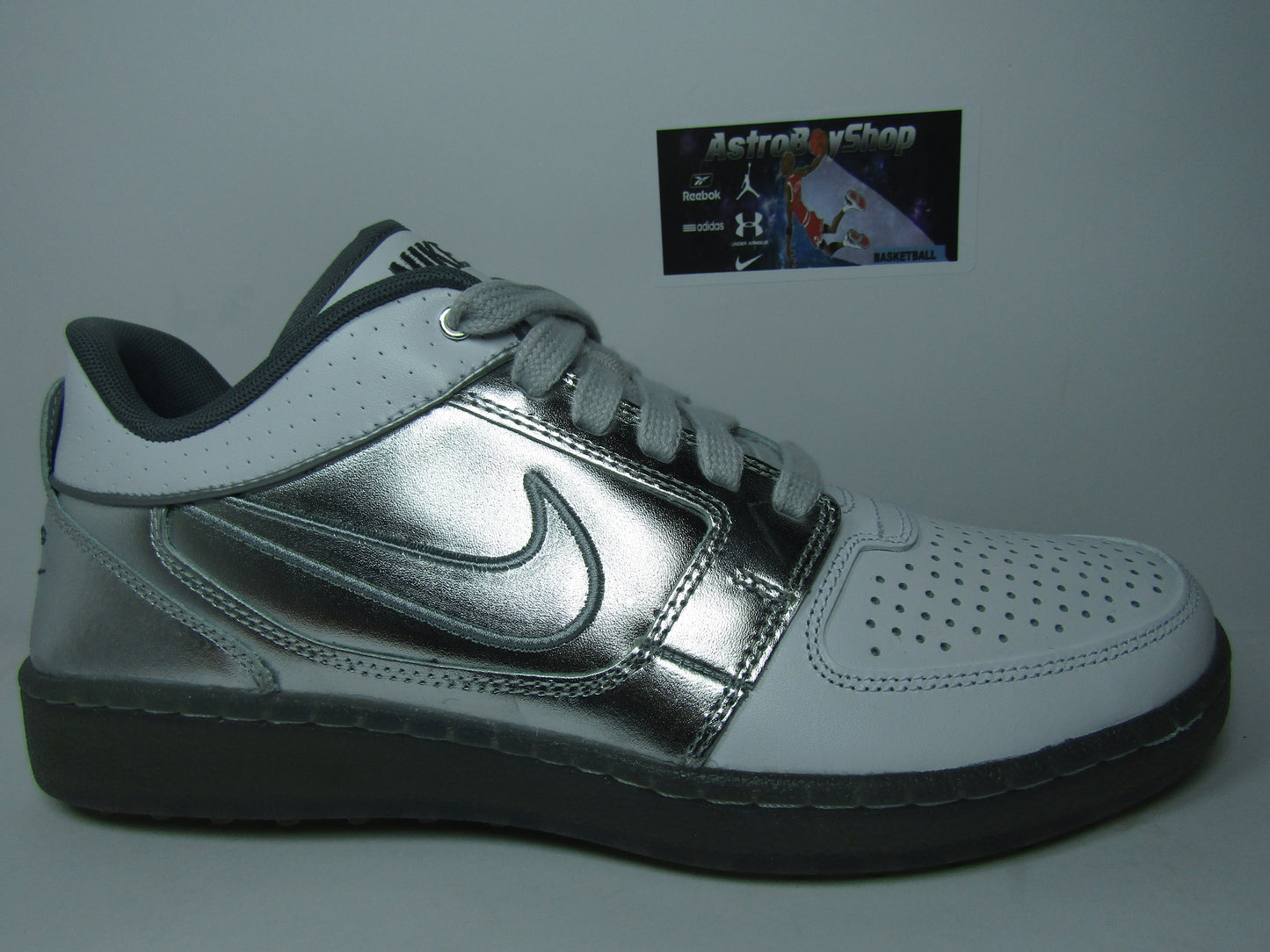 NIKE TRAINER CLEAN SWEEP EN CAJA