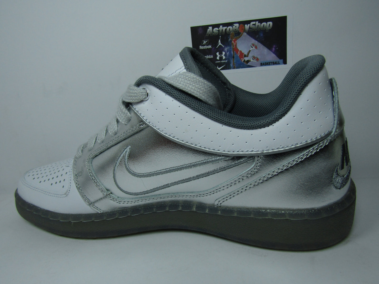 NIKE TRAINER CLEAN SWEEP EN CAJA
