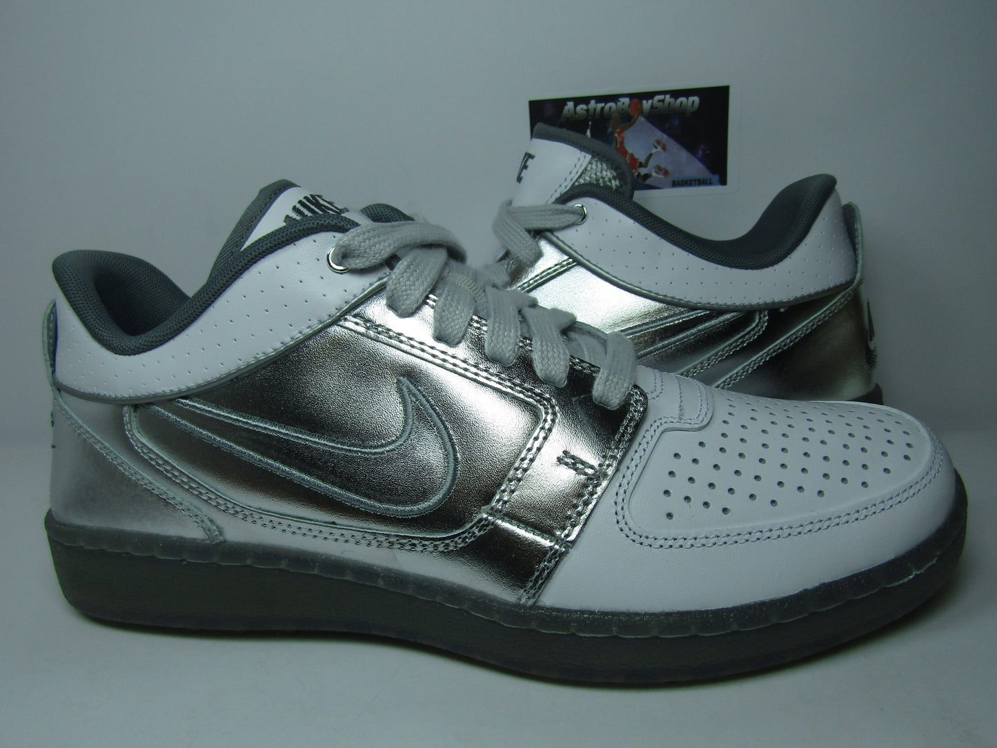 NIKE TRAINER CLEAN SWEEP EN CAJA