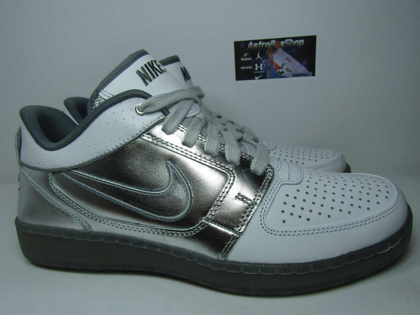 NIKE TRAINER CLEAN SWEEP EN CAJA
