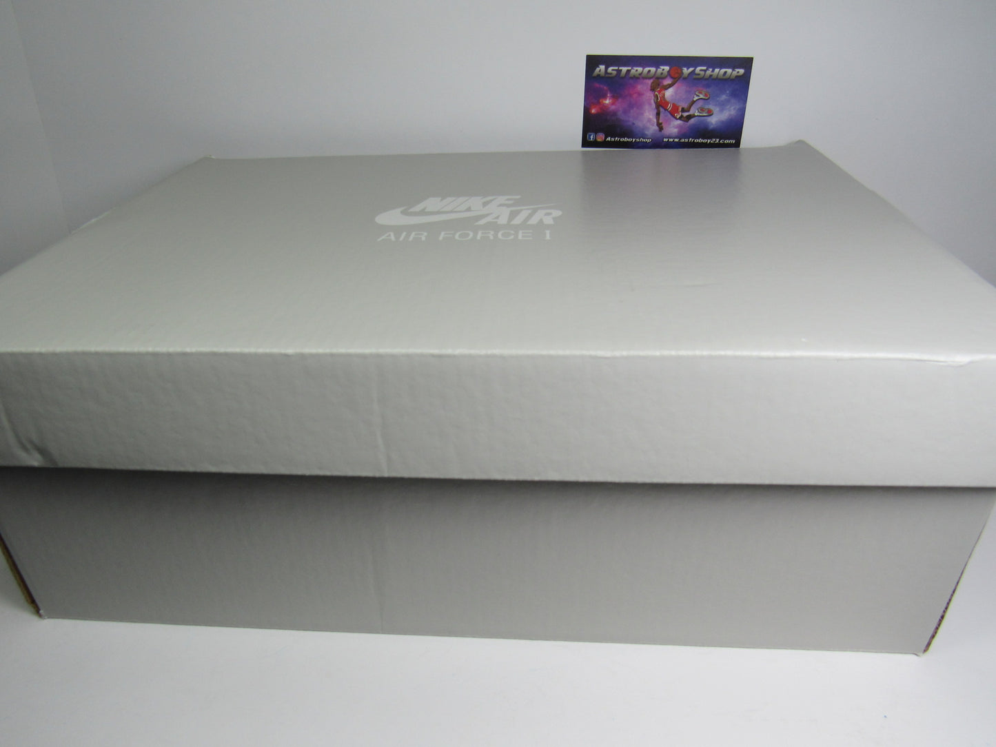 NIKE AIR FORCE 1 WHITE GOLD EN CAJA