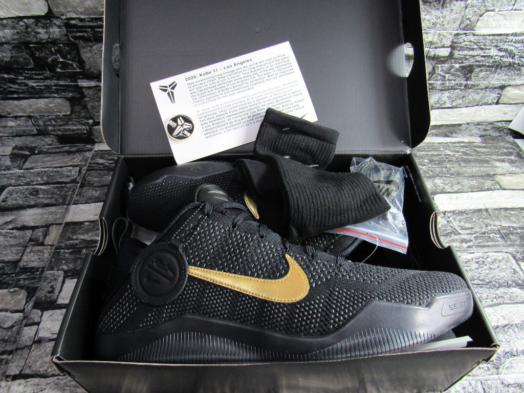 KOBE 11 BLACK METALLIC GOLD FADE TO BLACK 2026 EN CAJA