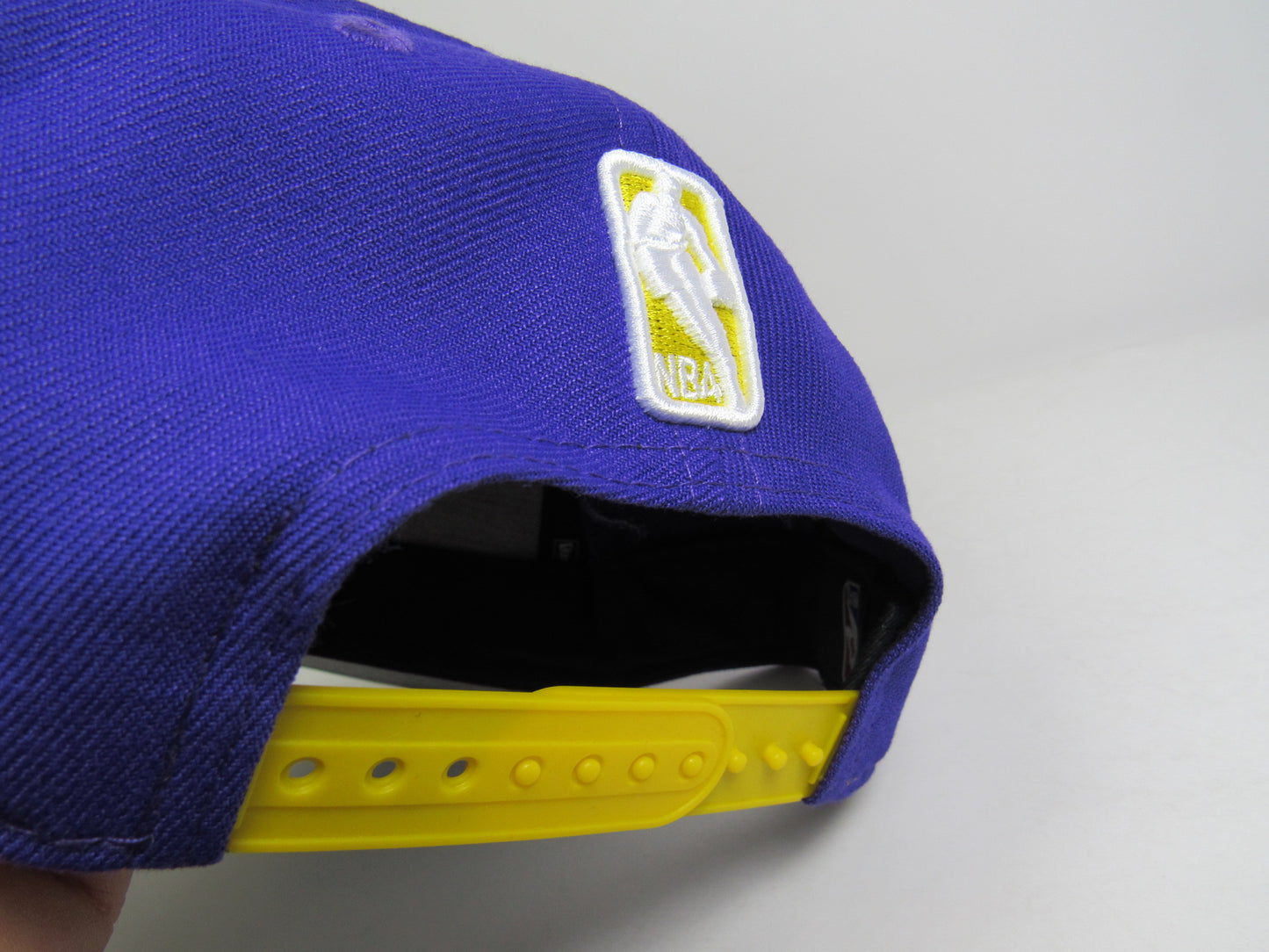 GORRA PLANA NEW ERA LOS ANGELES LAKERS 16 FINALS CHAMPS