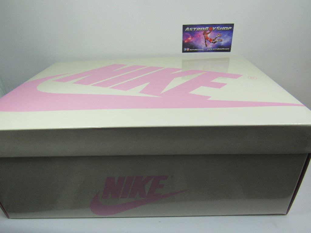 JORDAN 1 LOW X TRAVIS SCOTT TROPICAL PINK EN CAJA