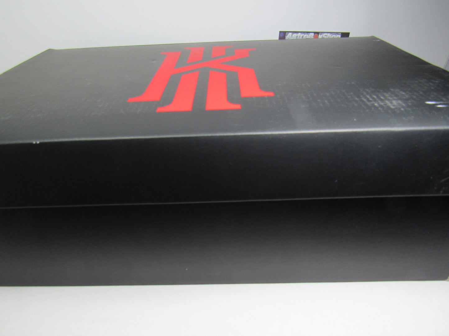 KYRIE IRVING 7 GRIND EN CAJA