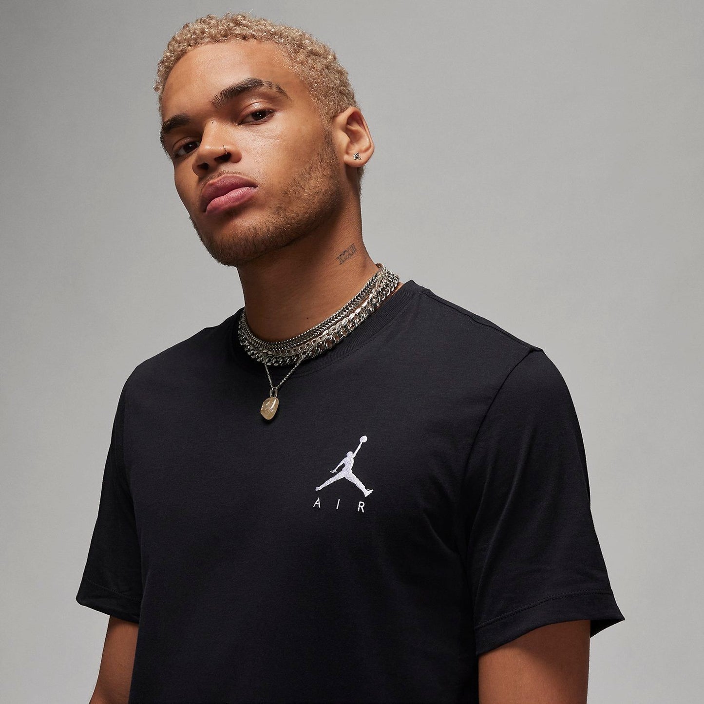 PLAYERA AIR JORDAN BORDADO CREW STANDAR FIT
