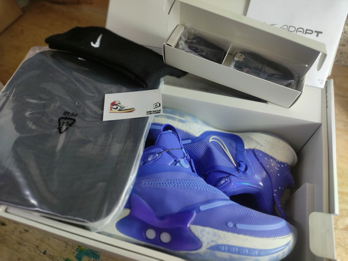 NIKE ADAPT BB 2.0 BLUE CON CARGADOR , BASE Y CABLE