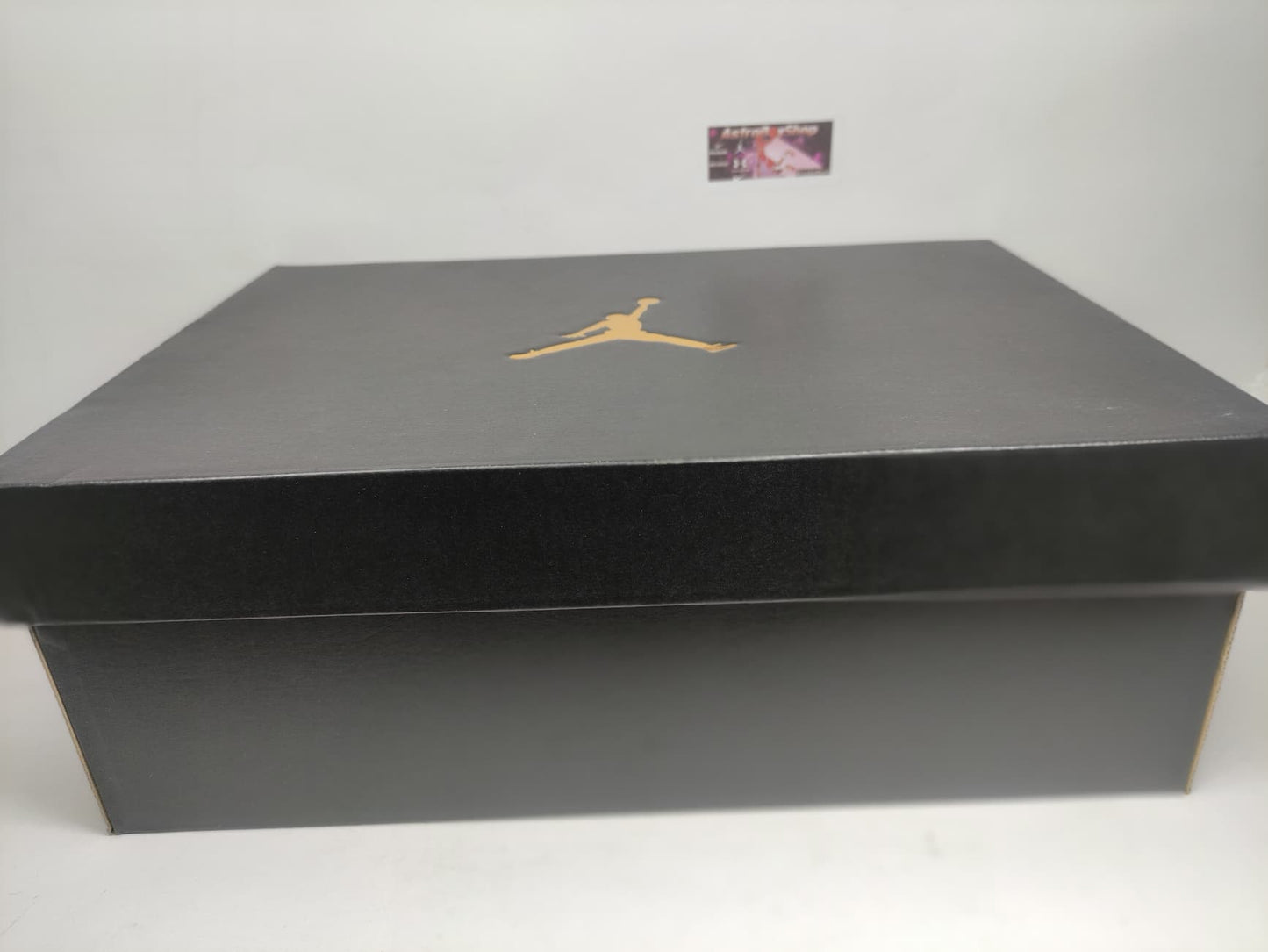 JORDAN 1 MID METALLIC RED EN CAJA