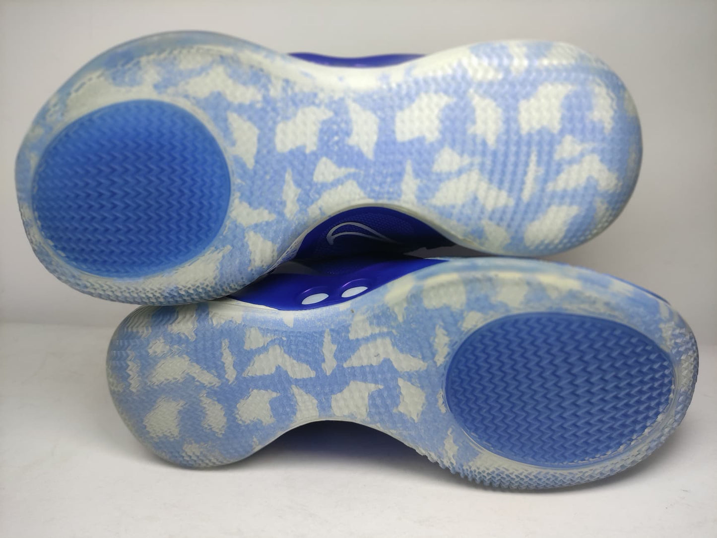 NIKE ADAPT BB 2.0 BLUE CON CARGADOR , BASE Y CABLE