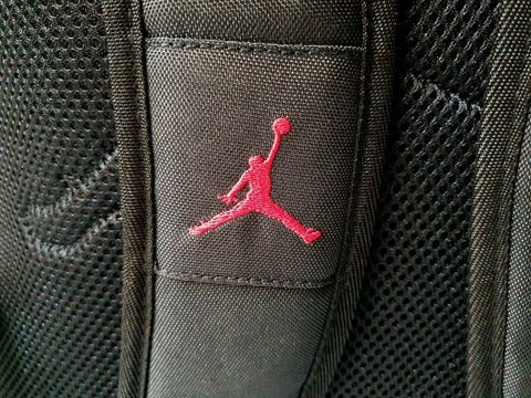 MOCHILA JORDAN JUMPMAN23 ELPEHAN PRINT LOGO DE METAL