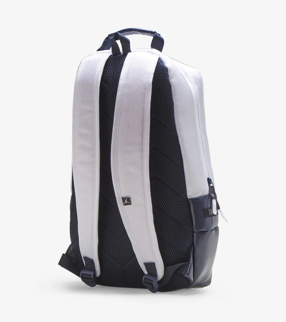 MOCHILA JORDAN XI OBSIDIAN CON LLAVERO