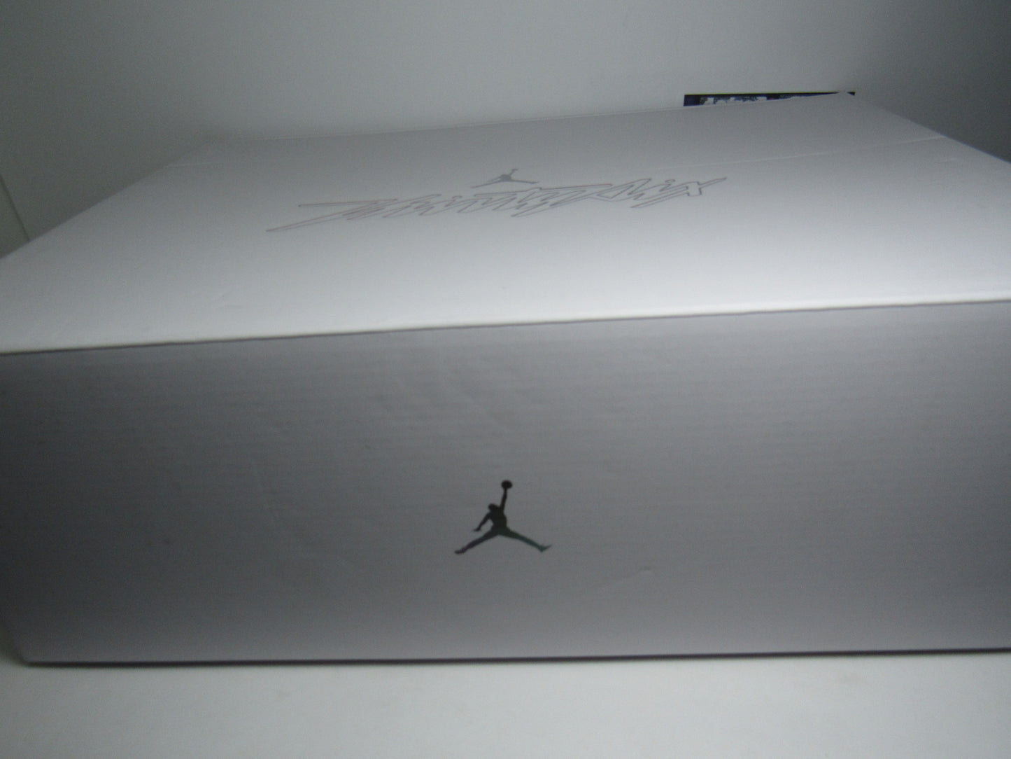JORDAN 36 GRAFITTI EN CAJA