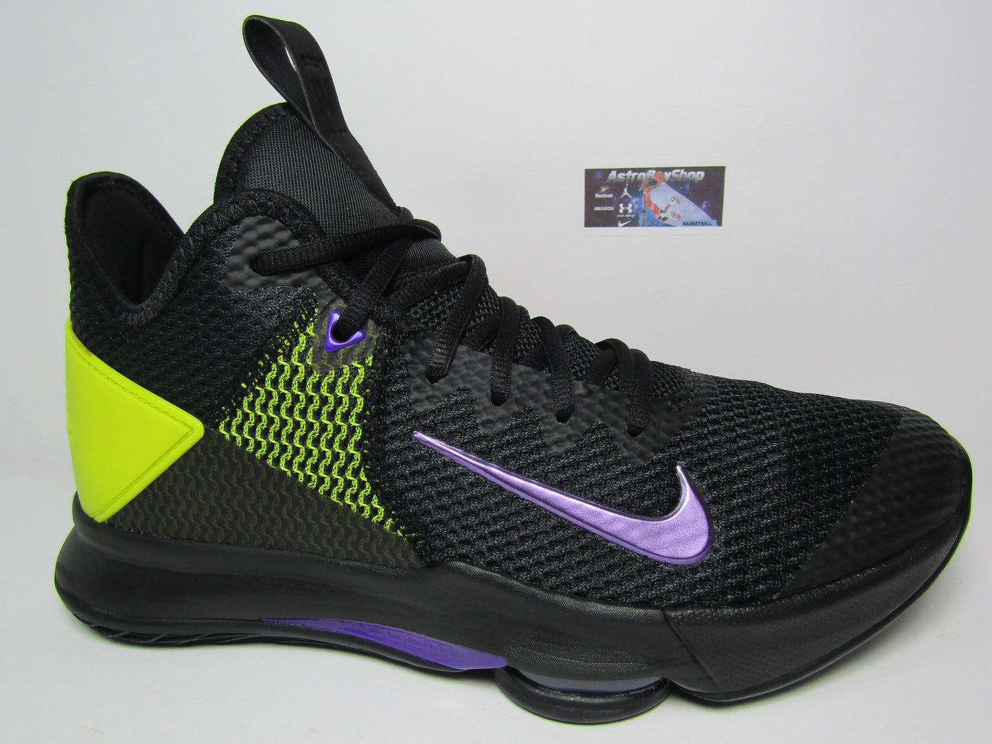 LEBRON WITNESS 4 "LAKERS BLACK" EN CAJA
