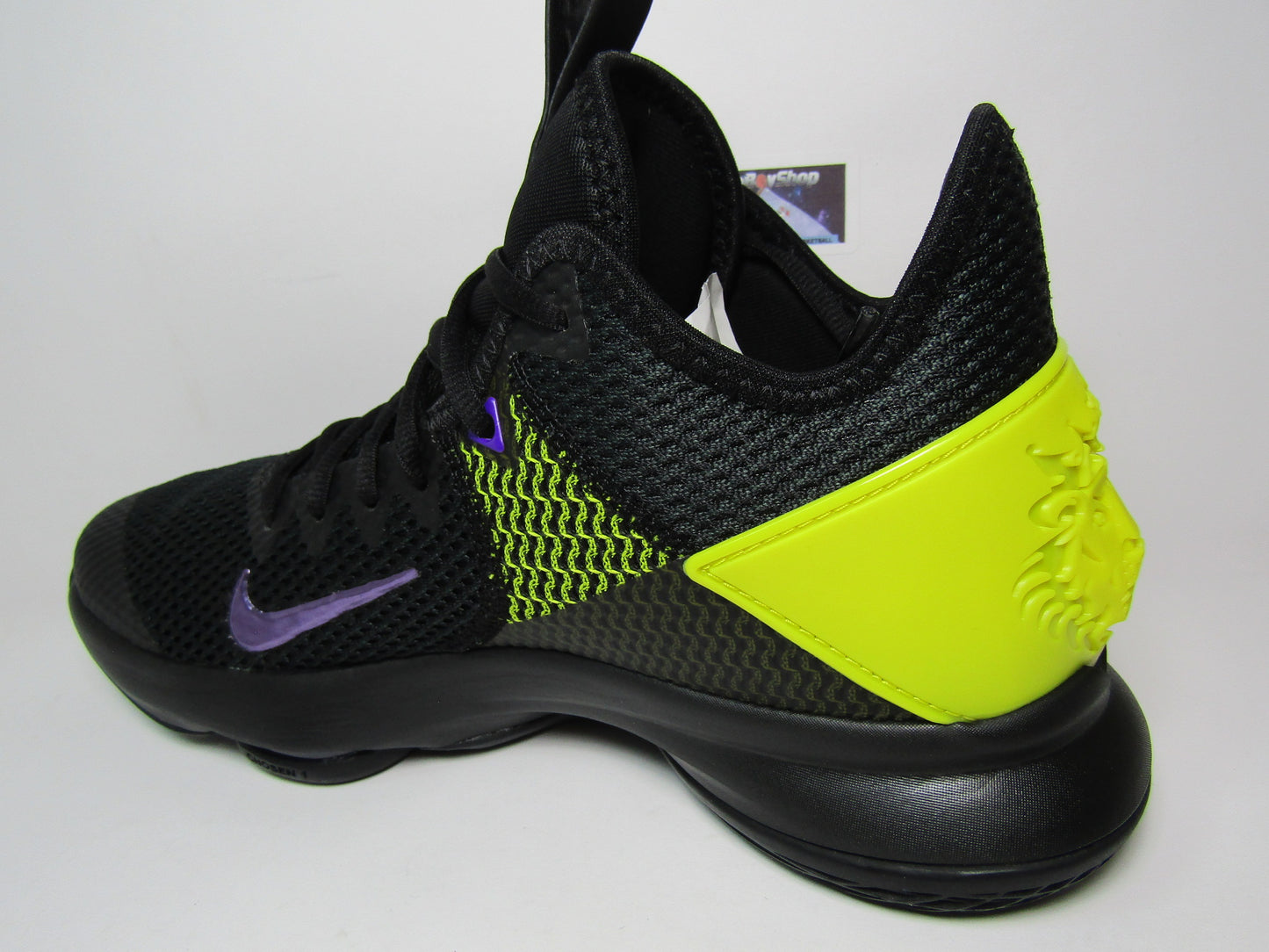 LEBRON WITNESS 4 "LAKERS BLACK" EN CAJA