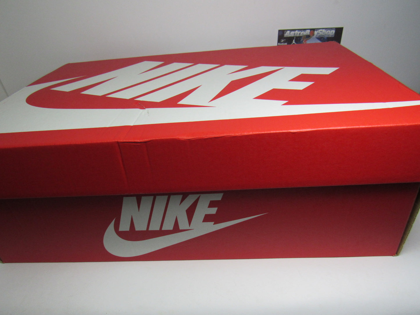 PIPPEN AIR MORE UPTEMPO WHITE NAVY EN CAJA