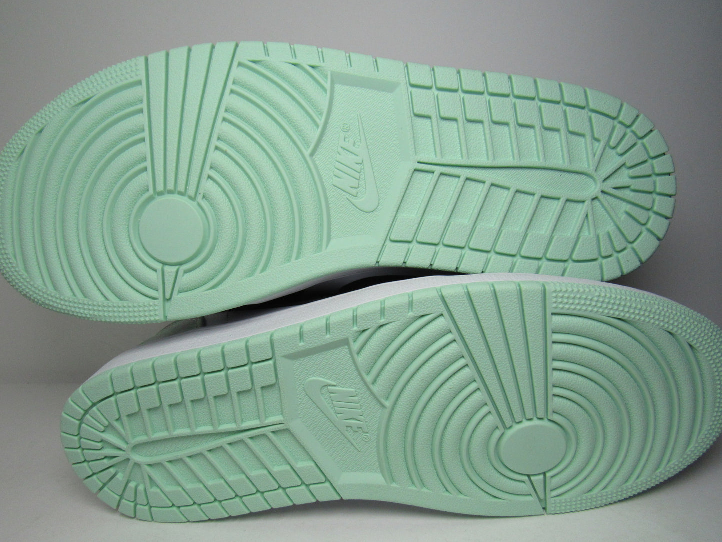 JORDAN 1 LOW "TIE DYE" EN CAJA CON EXTRA LACES