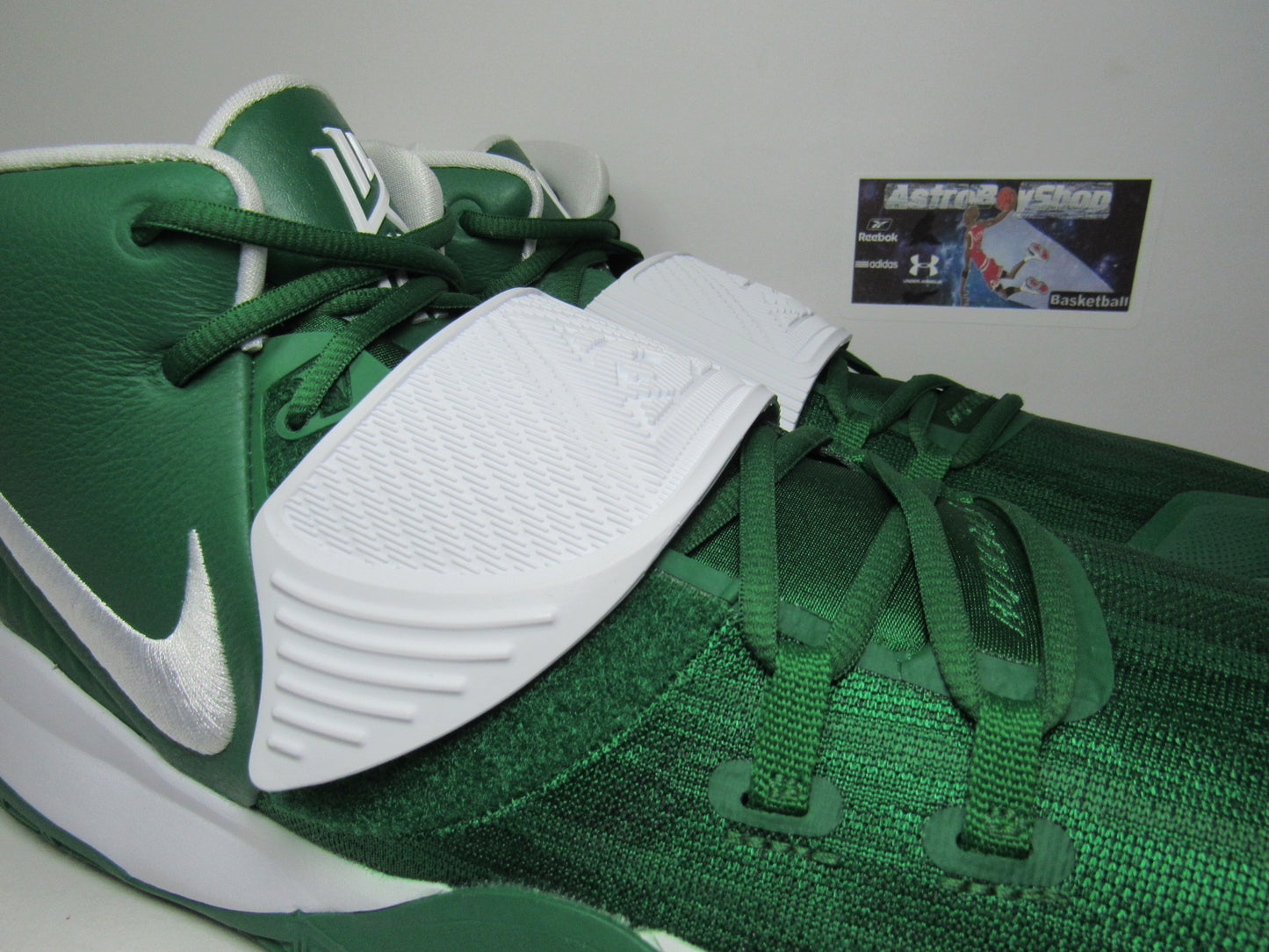 KYRIE IRVING 6 "GREEN" EN CAJA