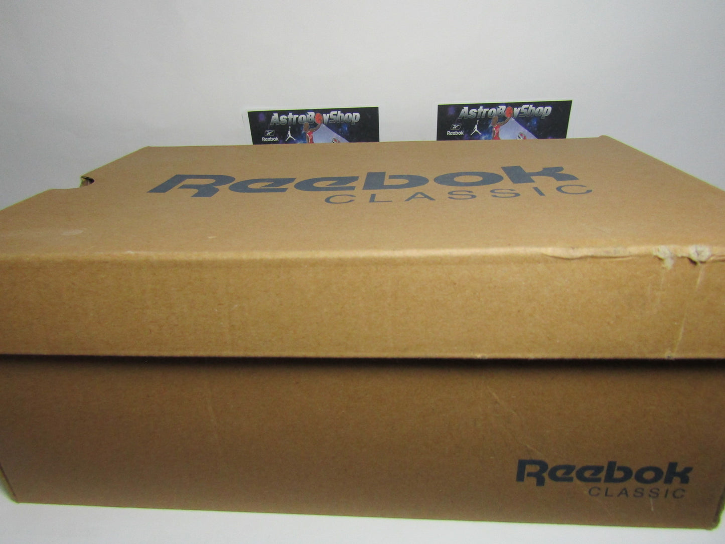 ALLEN IVERSON QUESTION MID DESS CODE EN CAJA