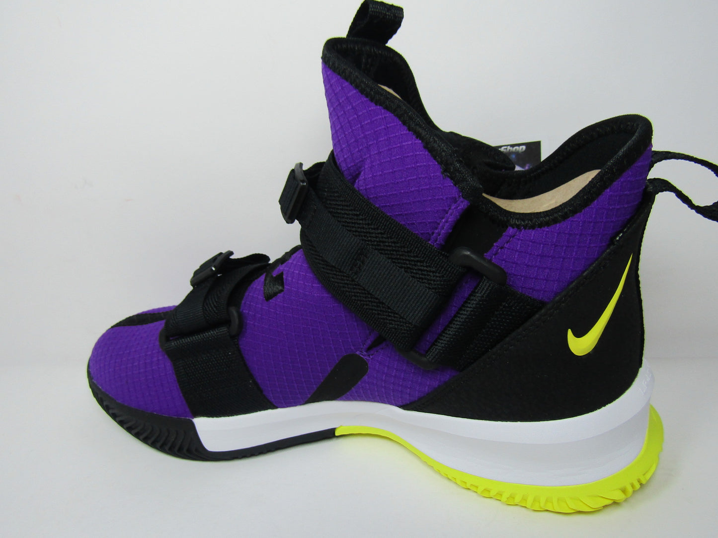 LEBRON SOLDIER 13 LAKERS PURPLE EDITION EN CAJA