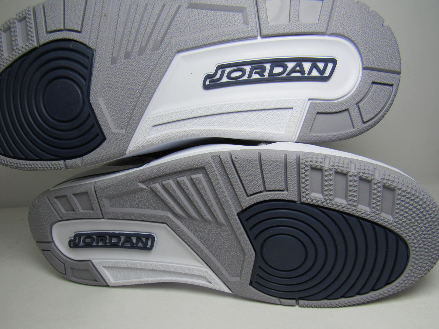 JORDAN 3 GEORGETOWN EN CAJA