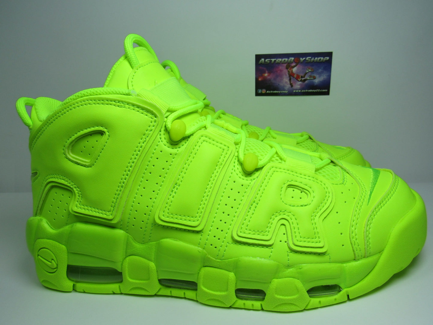 PIPPEN AIR MORE UPTEMPO VOLT EDITION EN CAJA