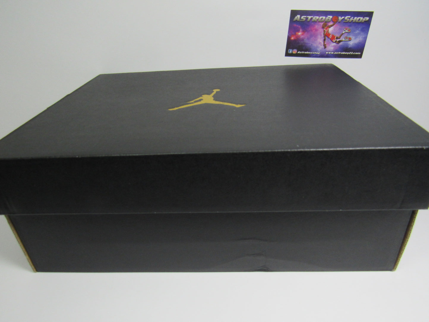 JORDAN 1 MID KIDS ONYX CARDINAL EN CAJA