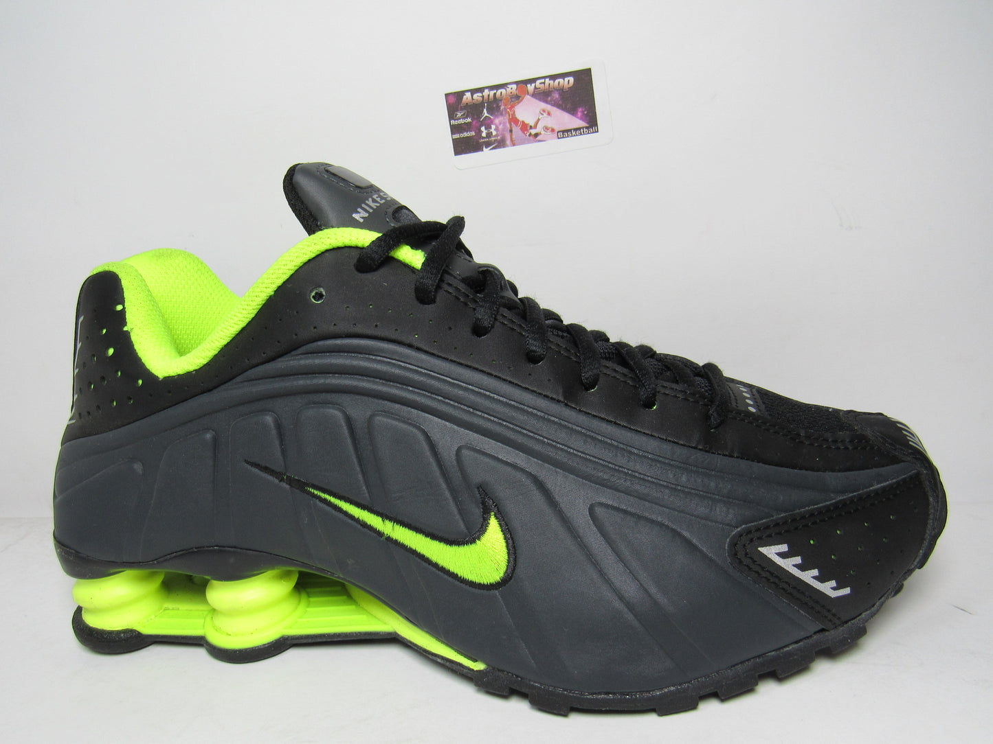 NIKE SHOX R4 BLACK VOLT EDITION