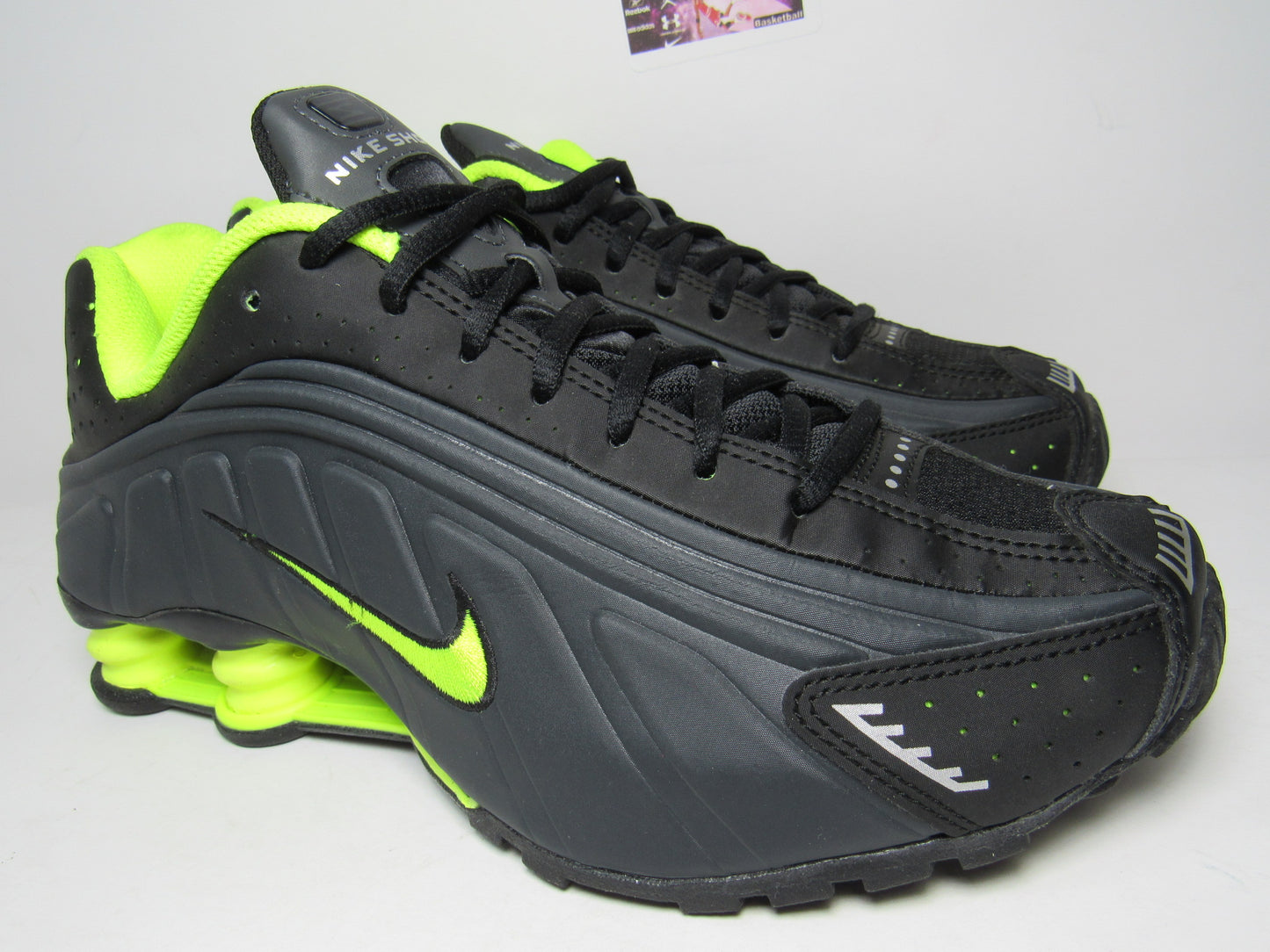 NIKE SHOX R4 BLACK VOLT EDITION