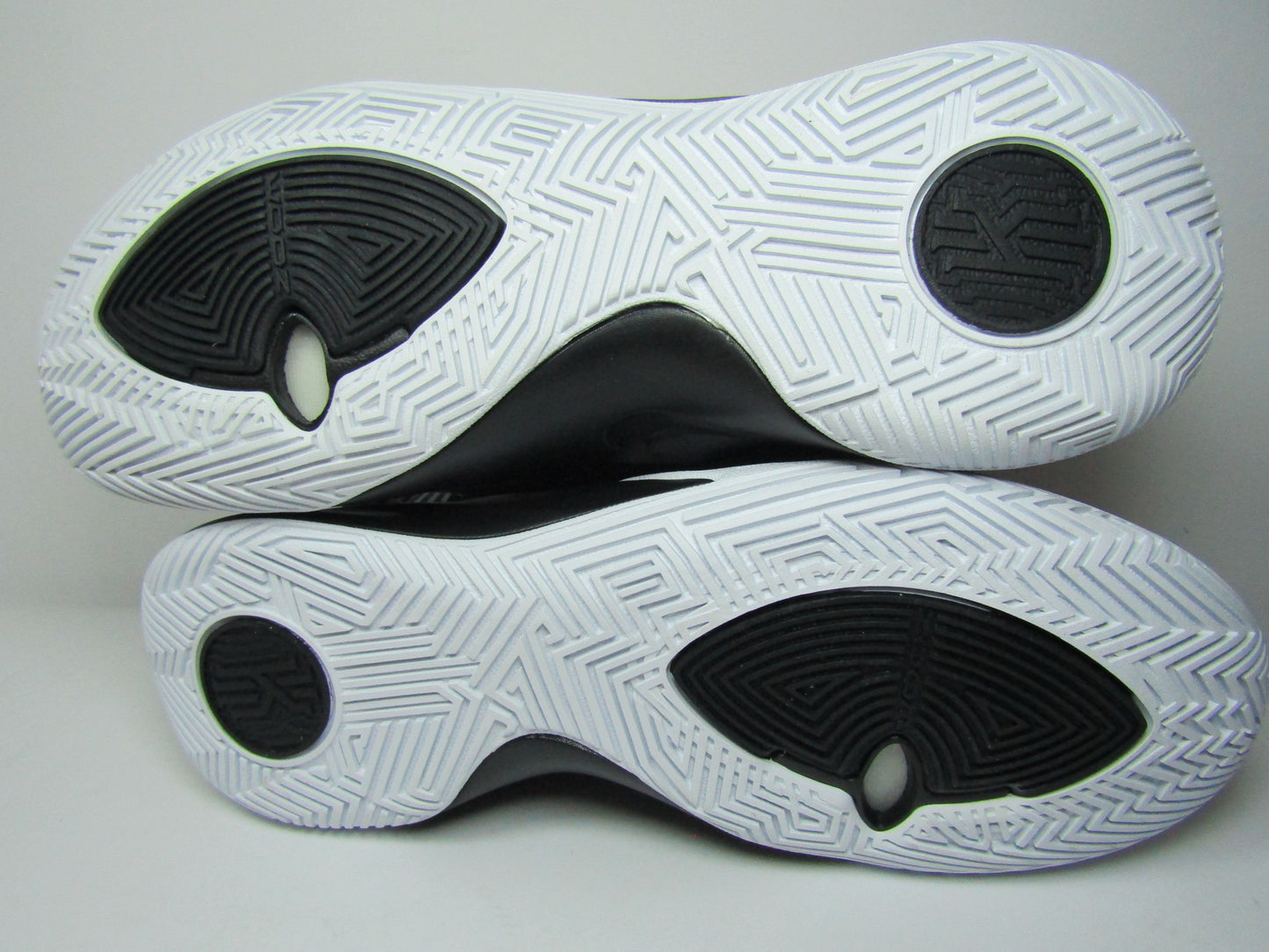 KYRIE IRVING FLYTRAP 2 BRED EDITION