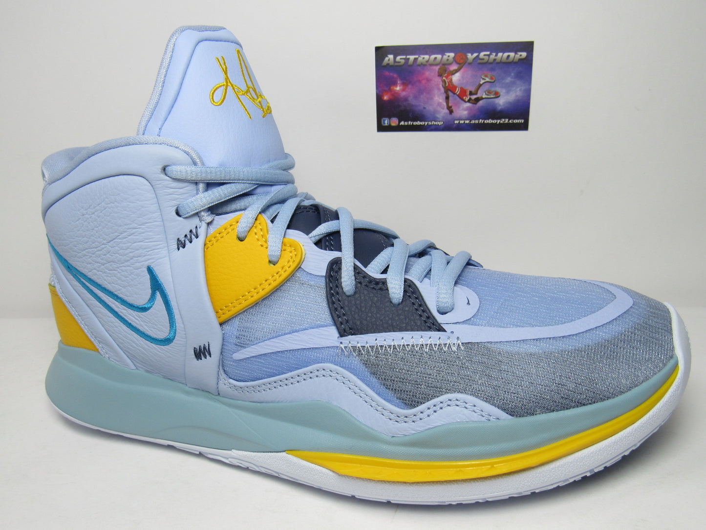 KYRIE IRVING INFINTY "FUTURE PAST" EN CAJA