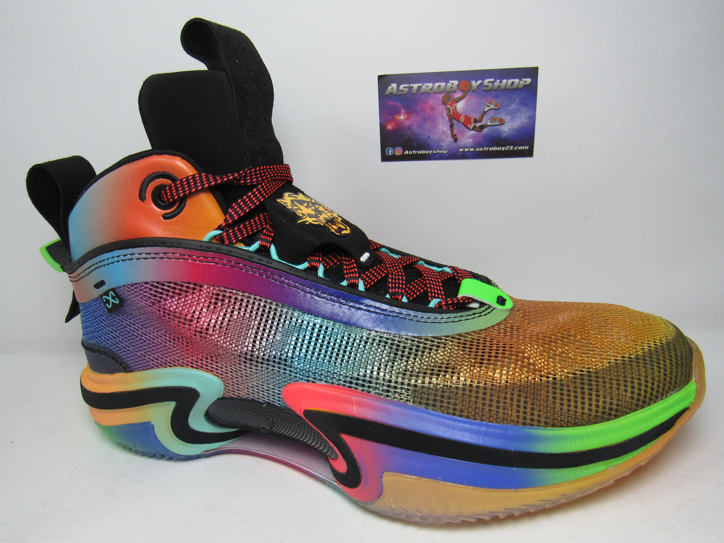 JORDAN 36 YEAR OF TIGER RAINBOW EN CAJA
