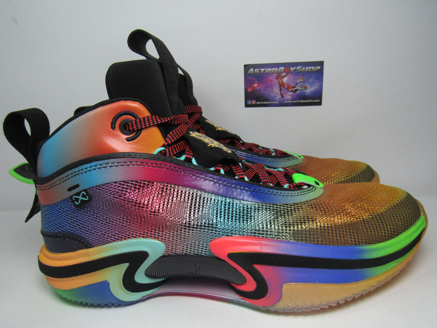 JORDAN 36 YEAR OF TIGER RAINBOW EN CAJA