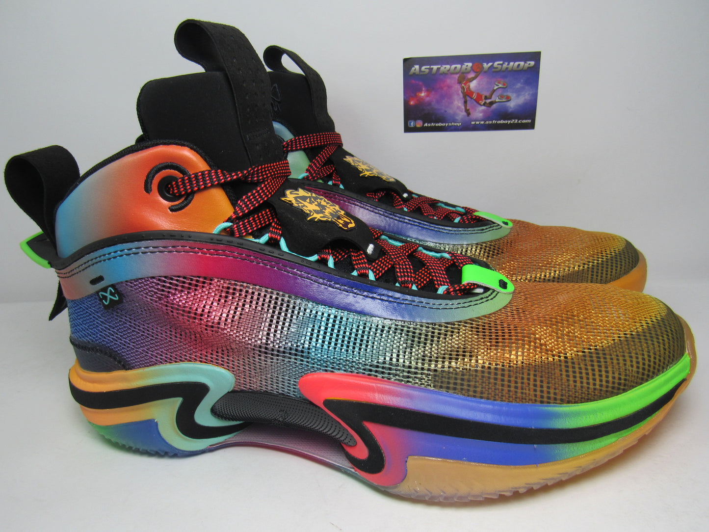JORDAN 36 YEAR OF TIGER RAINBOW EN CAJA