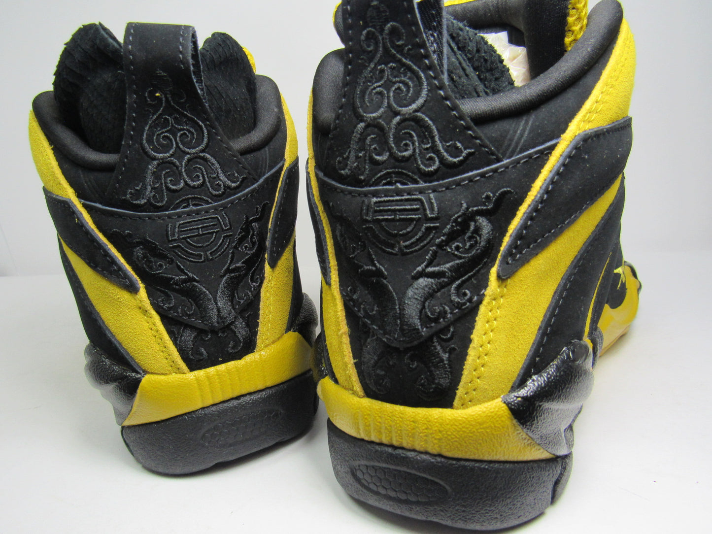 RBK SHAQNOSIS SHAQ-FU MINIONS EN CAJA