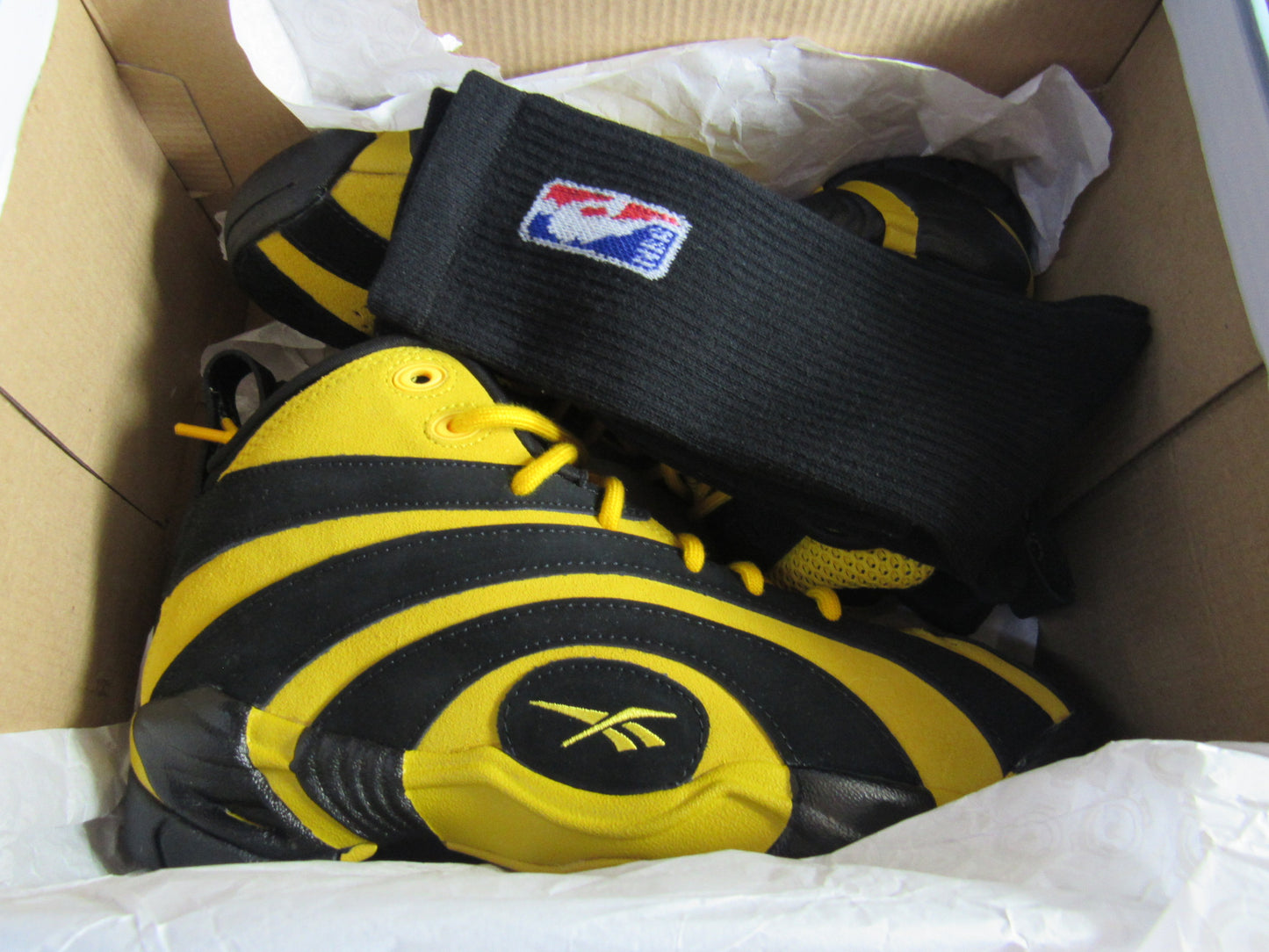 RBK SHAQNOSIS SHAQ-FU MINIONS EN CAJA