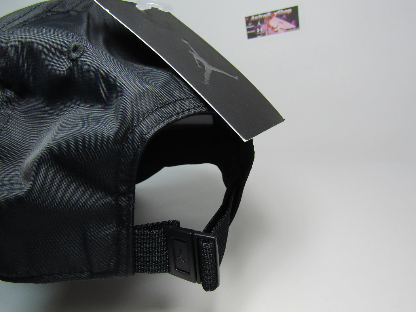 GORRA JORDAN CURVA ENGINERED 23 BLACK GOLD UNITALLA