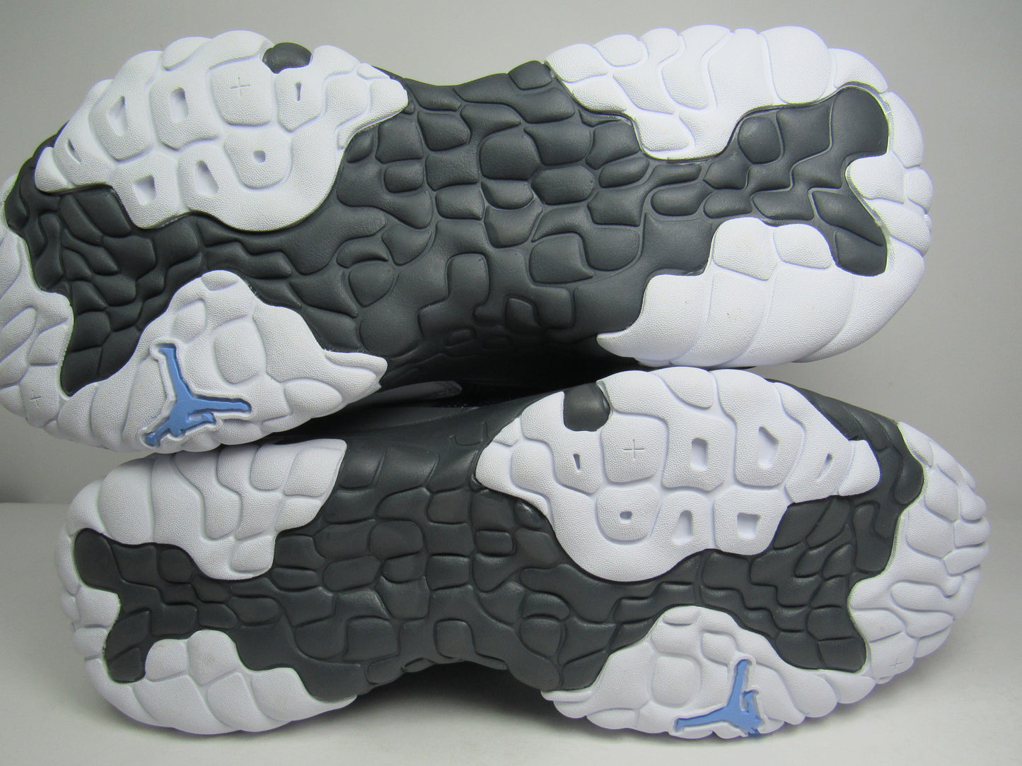 JORDAN DELTA 2 X CLOT "GREY FLINT"CON LLAVERO HOLOGRAMA
