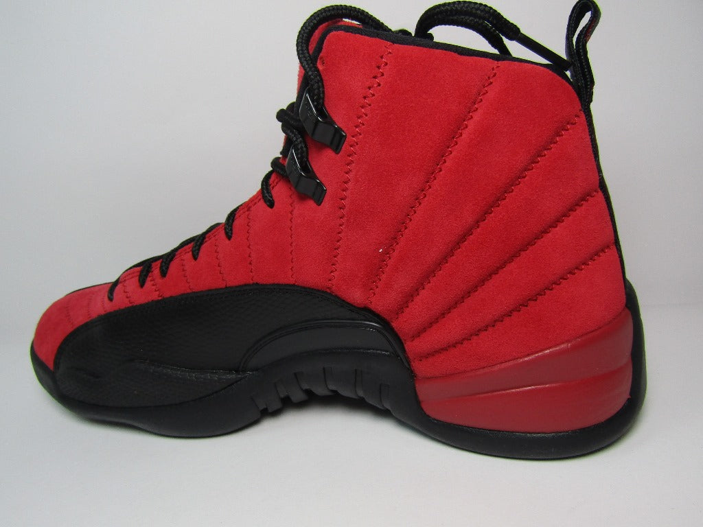 JORDAN 12 "REVERSE FLUE GAME" EN CAJA