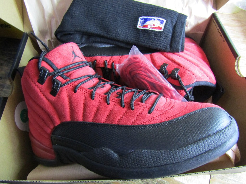 JORDAN 12 "REVERSE FLUE GAME" EN CAJA