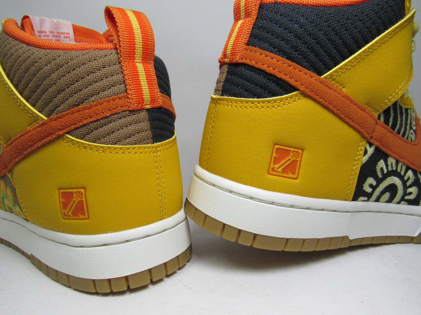 NIKE DUNK HIGH "SOMOS FAMILIA" EN CAJA