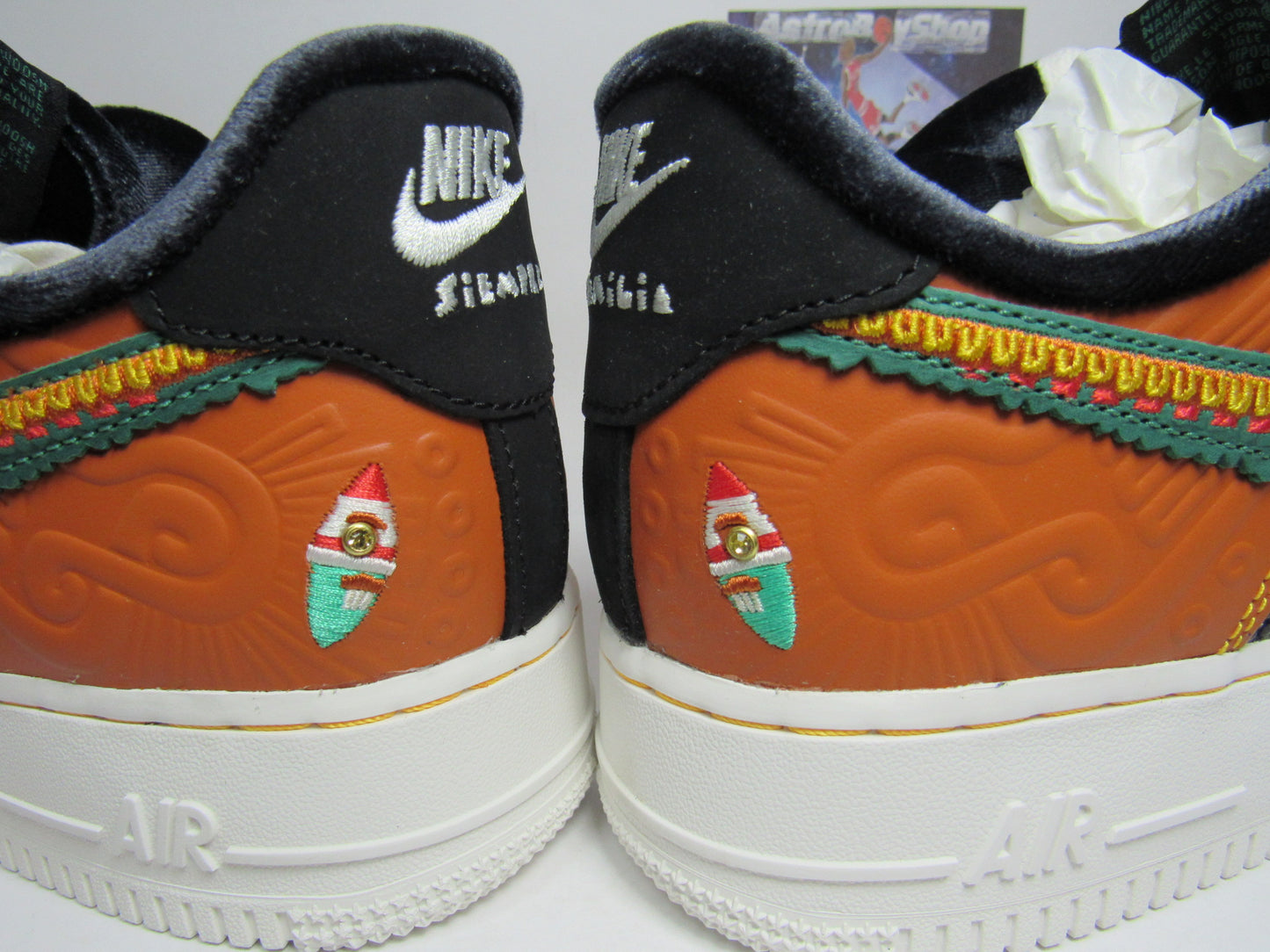 NIKE AIR FORCE ONE "SIEMPRE FAMILIA" DIA DE MUERTOS 2021 EN CAJA