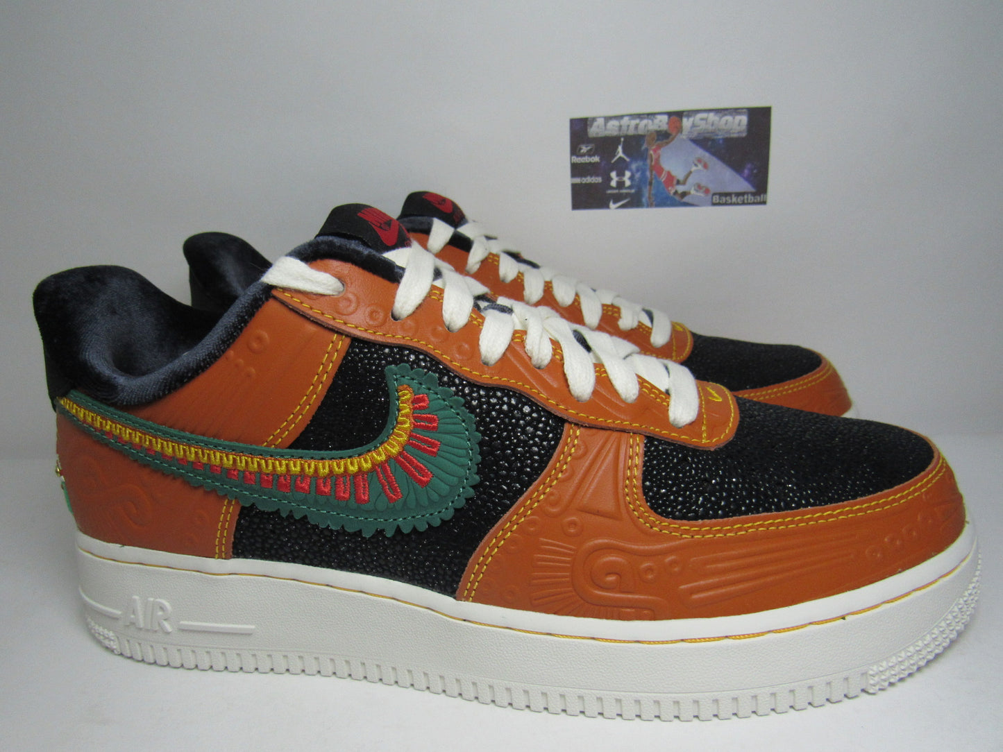 NIKE AIR FORCE ONE "SIEMPRE FAMILIA" DIA DE MUERTOS 2021 EN CAJA