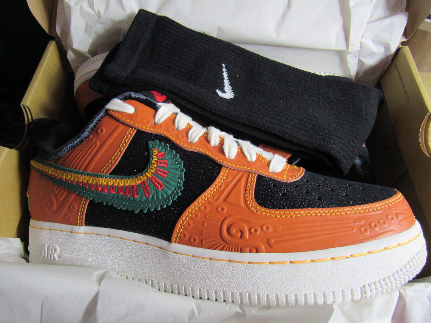 NIKE AIR FORCE ONE "SIEMPRE FAMILIA" DIA DE MUERTOS 2021 EN CAJA