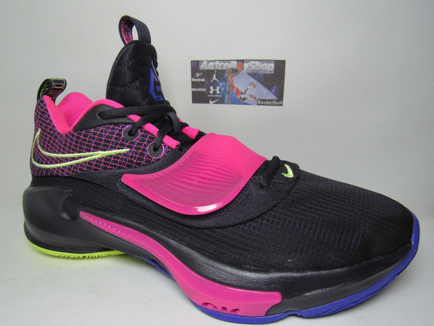 NIKE GIANNIS FREAK 3 PINK PURPLE EDITION EN CAJA