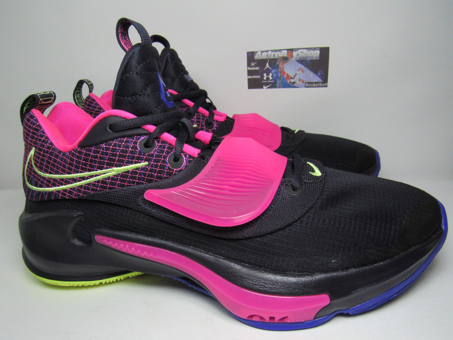 NIKE GIANNIS FREAK 3 PINK PURPLE EDITION EN CAJA