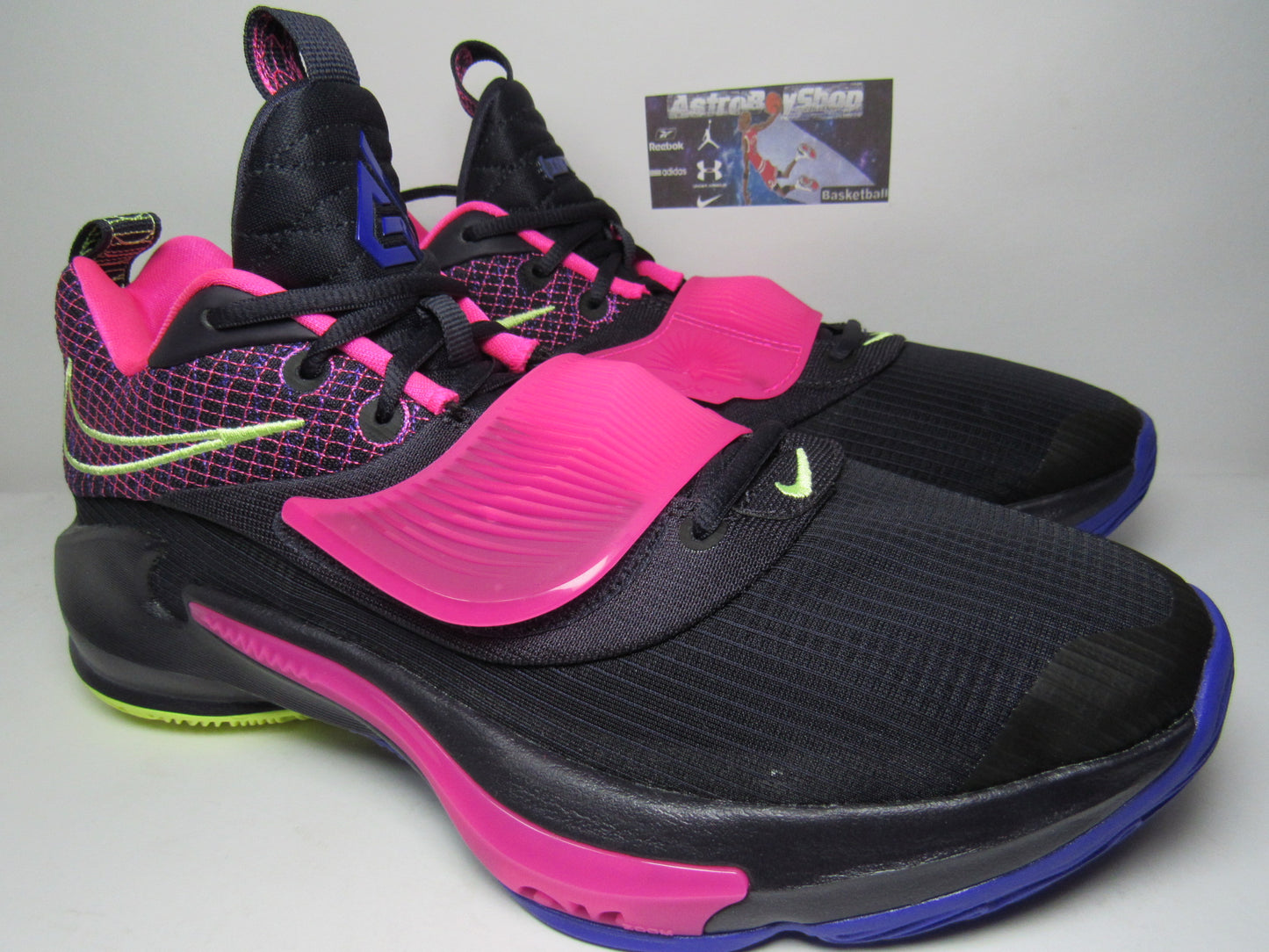 NIKE GIANNIS FREAK 3 PINK PURPLE EDITION EN CAJA