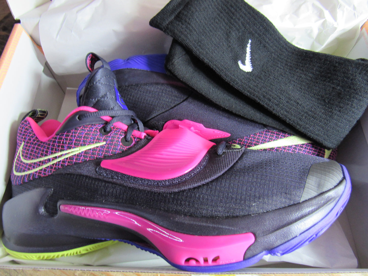 NIKE GIANNIS FREAK 3 PINK PURPLE EDITION EN CAJA